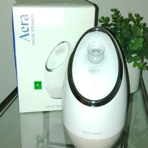 Aera by Vanity Planet Facial Steamer.
